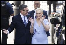 Novi britanski premijer Endi Burnam sa suprugom Mari-Frans van Hil