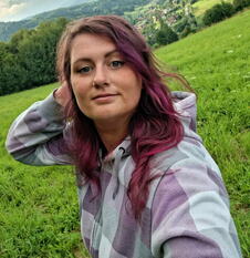 Olivija Dabrovska, devojčica u crvenom kaputu iz filma "Šindlerova lista"