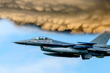 F-16.jpg