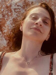 Anja Mandić u kupaćem kostimu bez šminke tokom odmora na moru (2).jpg