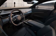 Mazda CX-6e (5).jpg