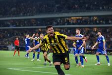 Luka Jović na meču AEK - Levski