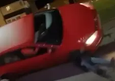 Pijana vozačiza izazvala nesreću u Birmingemu i obrnula tuđi auto.