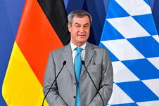 x EPA Robert Hegedus.jpg