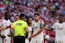 Fudbaleri Reala ljuti na arbitra meča Atletiko Real