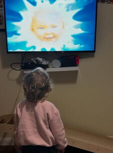 Džes Smit, nekadašnja beba Sunce iz Teletabisa (2).PNG