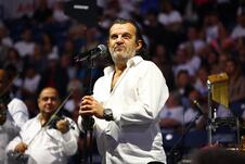 Aca Lukas Ujedinjena Srbija Beogradska arena počelo okupljanje građana