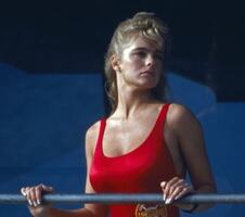 Erika Eleniak, Čuvari plaže