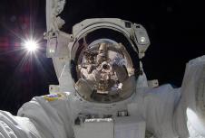 selfi-astronaut.jpg