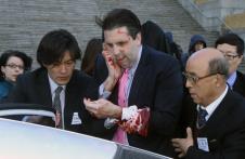 mark-lipert-ambasador-sad-seul-zilet-isecen.jpg
