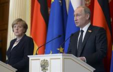 vladimir-putin-i-angela-merkel-10.05.2015.jpg