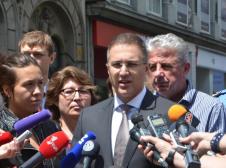 nebojsa-stefanovic-oruzje-predaja.jpg