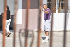 "REDOVNO SAM PLAĆALA ALIMENTACIJU" Folkerka rodila sina, pa ga ostavila: Komšije otkrile sve o njenoj MRAČNOJ PROŠLOSTI...