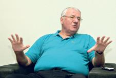 vojislav-seselj.jpg