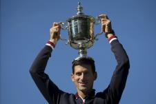 novak-djokovic-us-open-trofej.jpg
