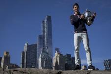 novak-djokovic-us-open-trofej.jpg