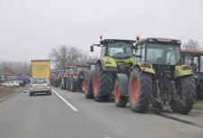 traktor-poljoprivrednici-centa-protest.jpg