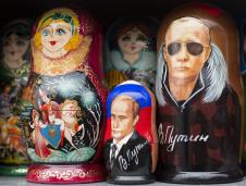 vladimir-putin-matrjoska-02.12.2015.jpg