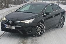 tojota-avensis-redizajn-voznja-motor-japan.jpg
