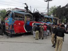 pakistan-napad-bomba-autobus.jpg