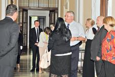 maja-gojkovic-vojislav-seselj-skupstina-srbije.jpg