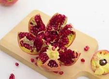 Rascepkan nar na drvenoj dasci