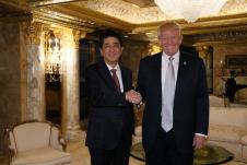 sinzo-abe-donald-tramp.jpg