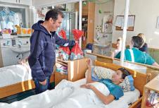 zoran-kiki-lesendric-tirsova-deca-paketici-kurir.jpg