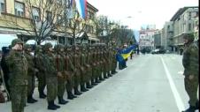postrojeni-gardisti-na-danu-rs.jpg