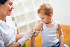 stockphotopediatricianmakesvaccinationtosmallboy367148009.jpg