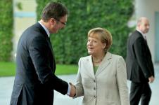 aleksandar-vucic-angela-merkel-foto-beta-tamino-petelinsek.jpg