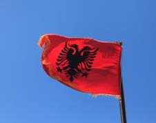 Albanska zastava