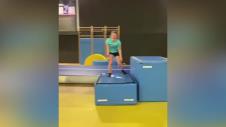 v_gimnasticarka-final_15536854770.jpg