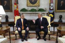 tramp-i-orban-epa.jpg