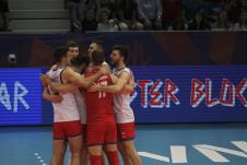 serbianteamcelebrateascore.jpg