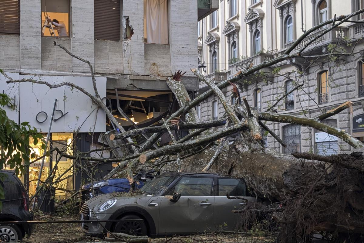 italy AP Claudio Furlan.jpg