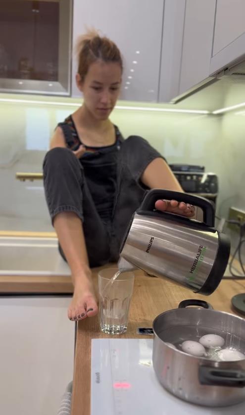 devojka sa krilima 5.png