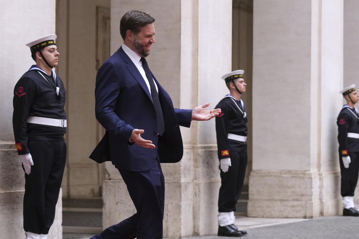 vance meloni03 AP Andrew Medichini.jpg