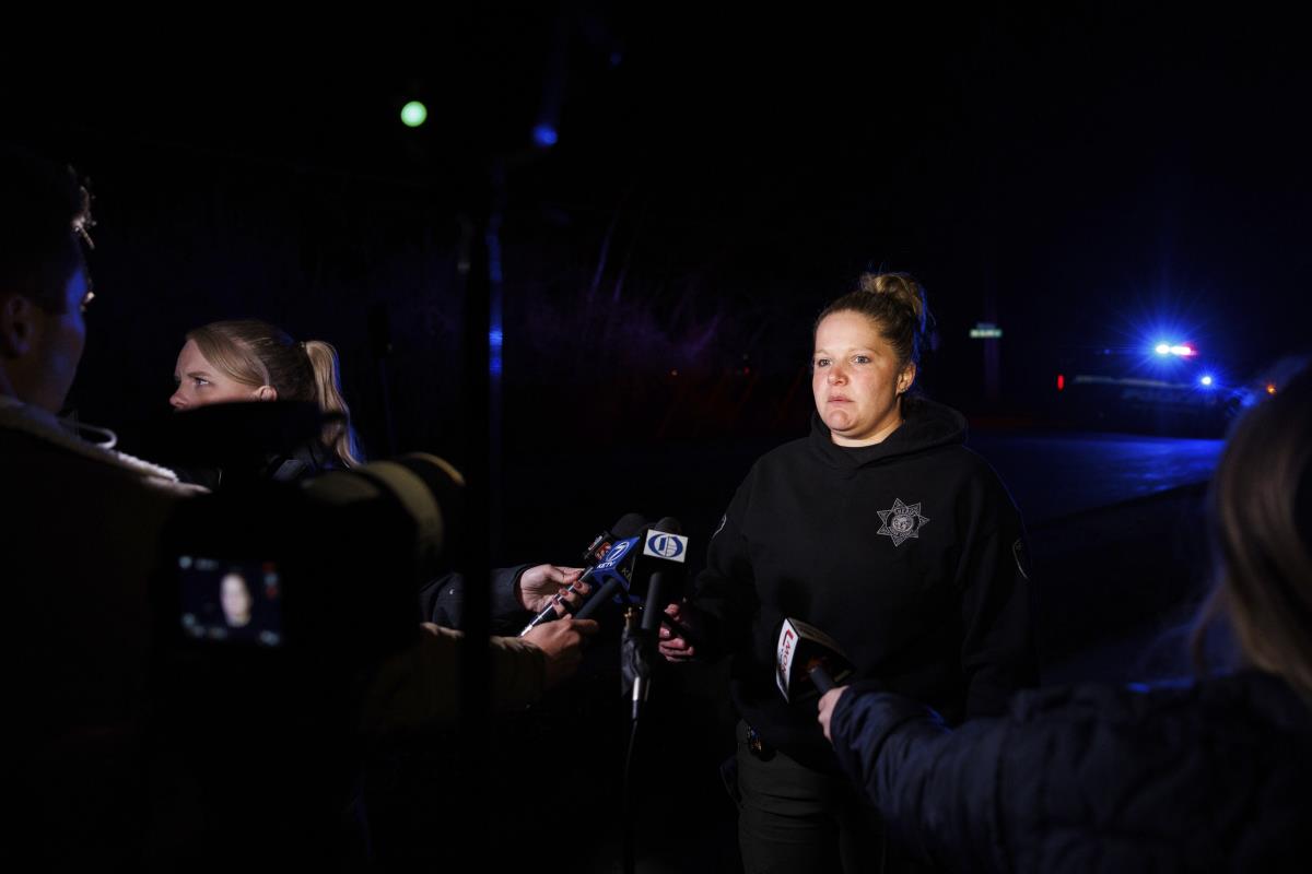 x02 AP Nikos Frazier.jpg