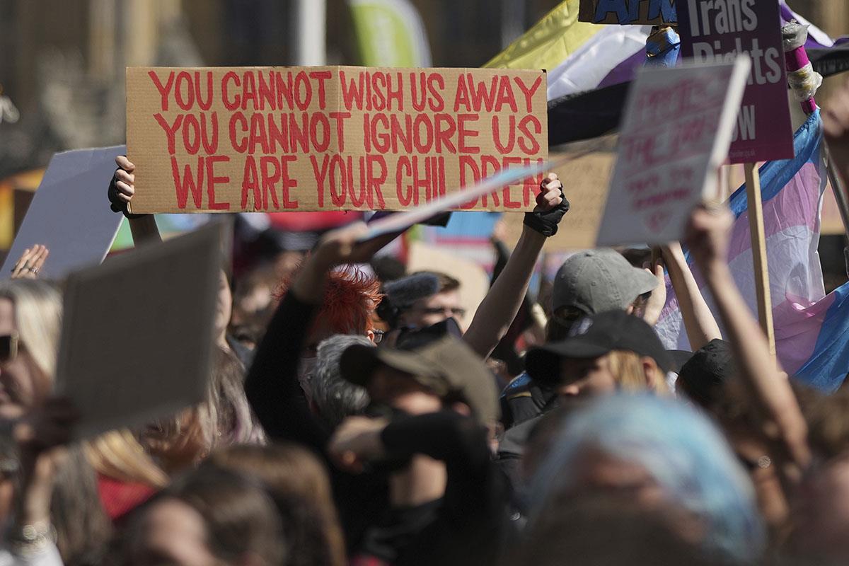 x04 AP Alastair Grant.jpg