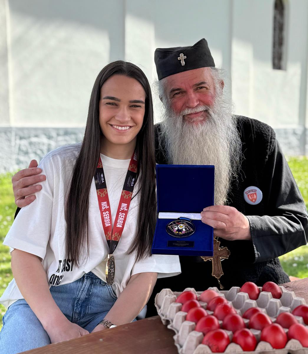 Sara Cirkovic i Iguman Luka Babic2.jpg