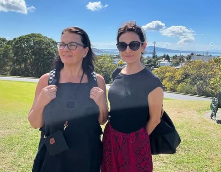 Sa njom je i glumica Sonja Kolačarić