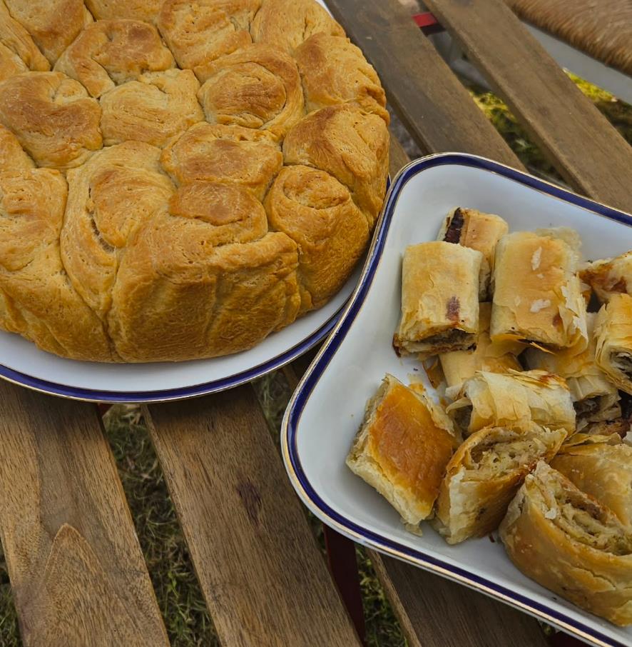 Domaća štrudla i pletenica su bile poseban detalj an trpezi