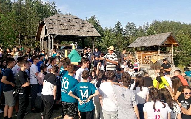 Kremna - Kremansko proročanstvo - Kraljica Draga, UDBA i Tito - Posetioci(7).jpg