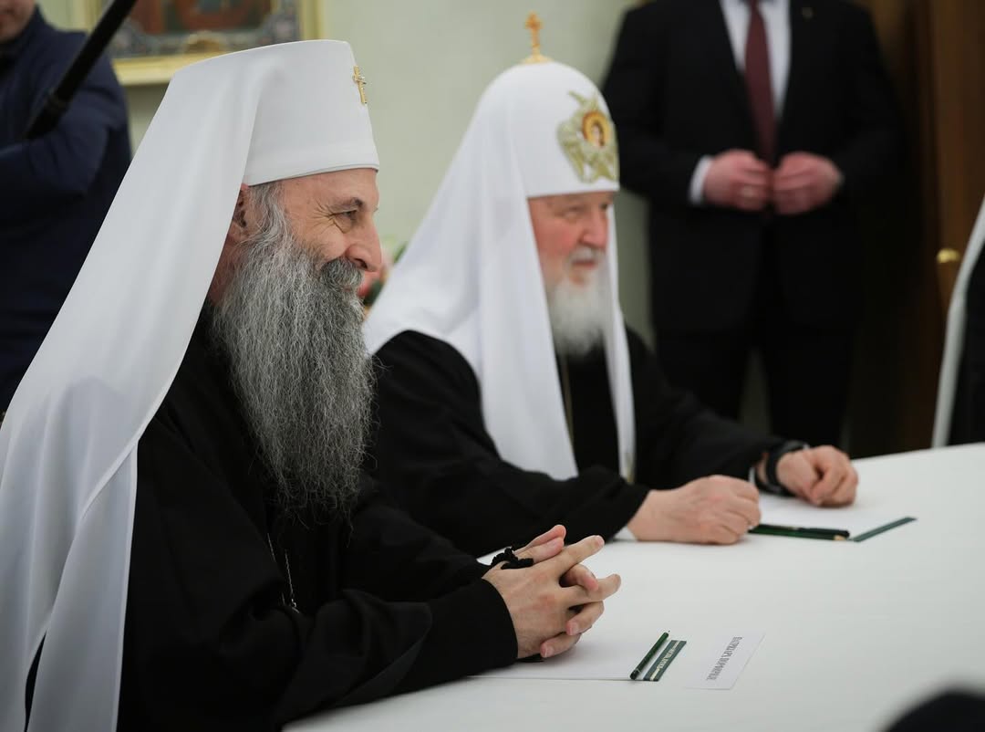 Његова Светост Патријарх српски г. Порфирије, заједно са својим домаћином Његовом Светошћу Патријархом московском и све Русије г. Кирилом, разговарао је данас у Кремљу, са Владимиром Владимировичем Путином,.jpg