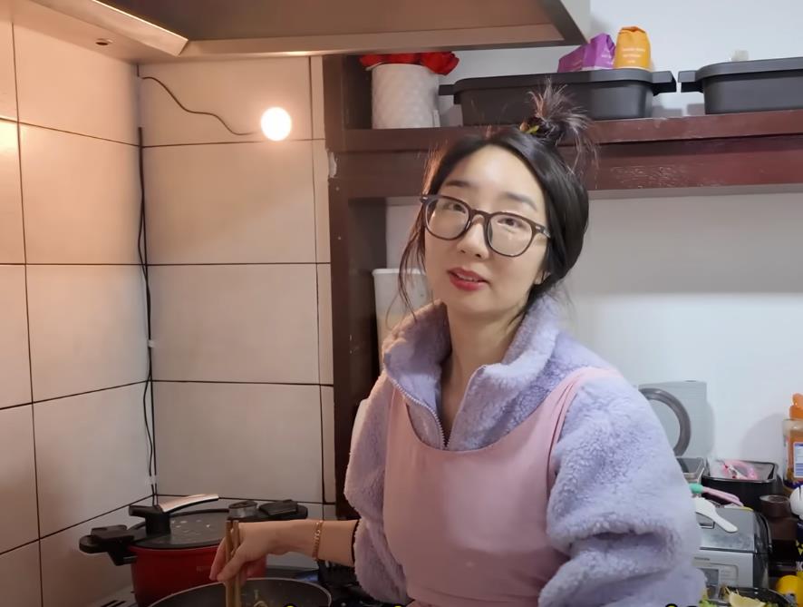 Njegova supruga vodi restoran