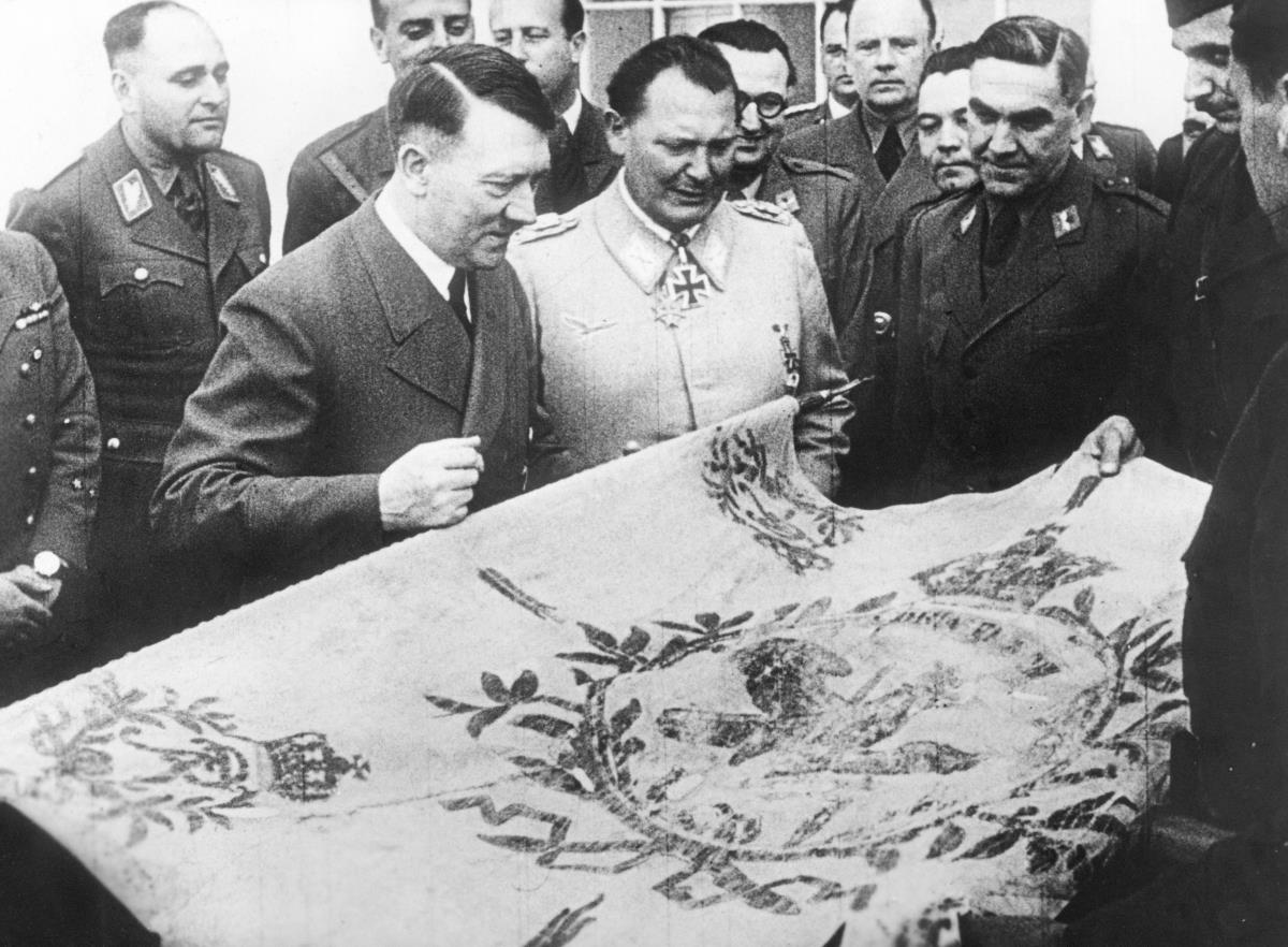 Adolf Hitler, Herman Gering, Ante Pavelić i Andrija Artuković iza Pavelića