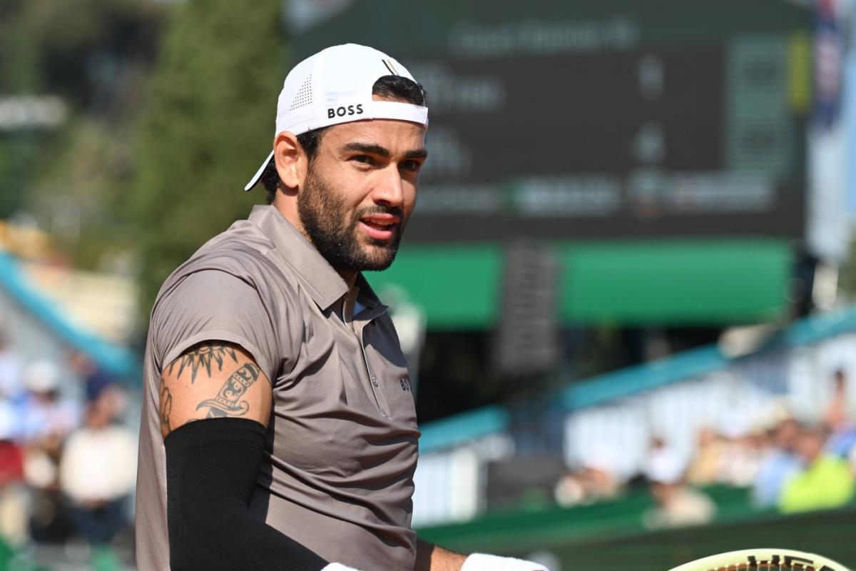 Žene poludele na tribinama kada se skinuo poznati teniser