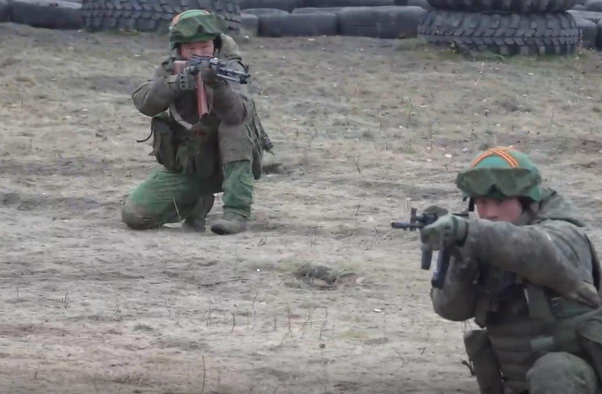 2025-04-28 19_07_14-Появились кадры боевой подготовки солдат КНДР, участвовавших в курской операции .png