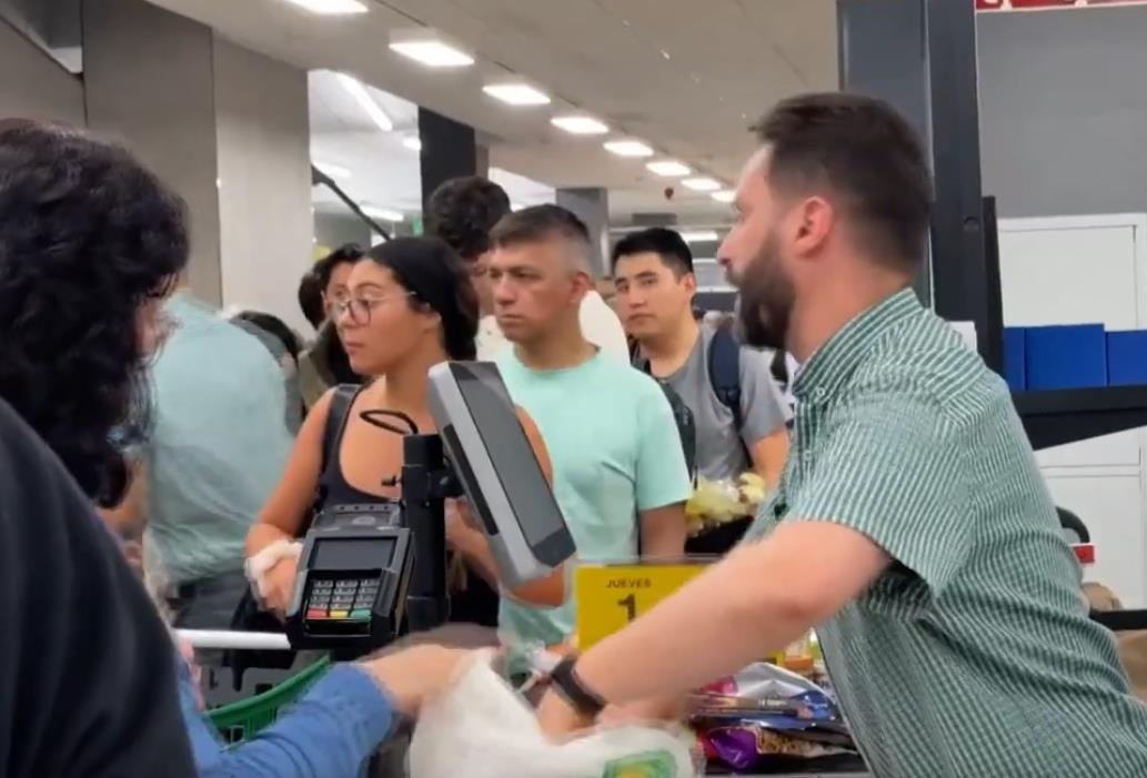 2025-04-28 20_48_25-(4) Panic-buying sweeps blackout-hit Spain as residents flock to supermarkets - .png